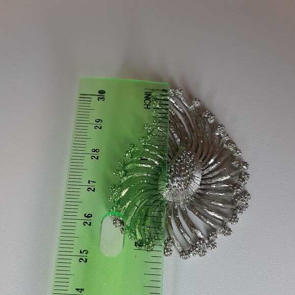 Vtg LISNER silver-tone floral starburst swirl brooch pin signed no rhinestones - Picture 7 of 12